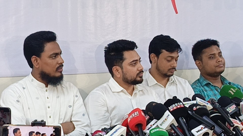 দুই ছাত্র উপদেষ্টার সঙ্গে এনসিপির কোনো সম্পর্ক নেই : নাহিদ 3 501340898 122140704236796300 4486668051052960351 n