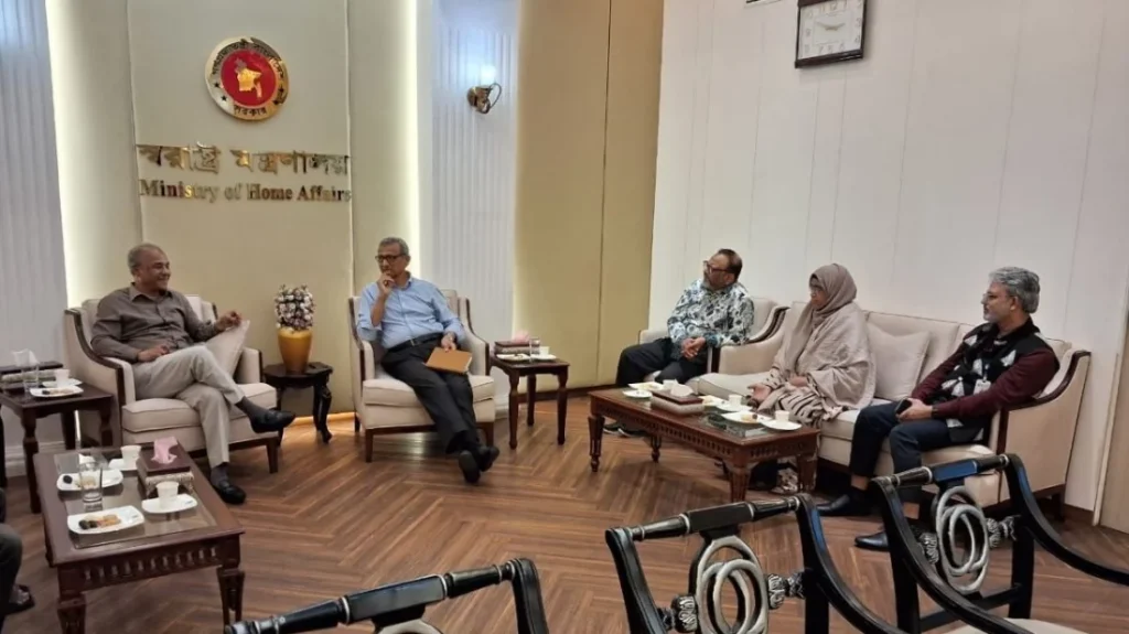 সাম্য হত্যার তদন্ত ডিবির কাছে হস্তান্তরের আশ্বাস স্বরাষ্ট্র উপদেষ্টার 3 db8f3326ba55b1a28659f04999ece391 6829bcc83dd6a