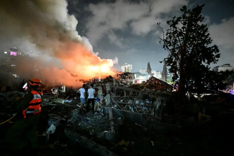 ইরান ও ইসরায়েলের পাল্টাপাল্টি হামলায় নিহতের সংখ্যা বাড়ছে 9 6a63bf98 0633 4b40 8276 906721ad64c8.jpg